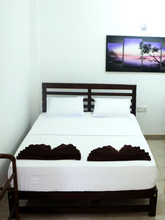 Hotel T & T Anuradhapura Bagian luar foto