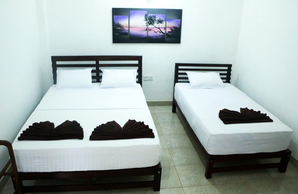 Hotel T & T Anuradhapura Bagian luar foto