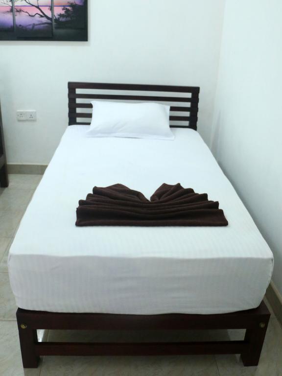 Hotel T & T Anuradhapura Bagian luar foto