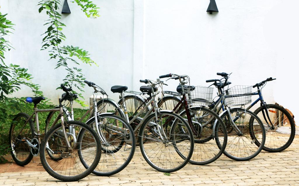 Hotel T & T Anuradhapura Bagian luar foto