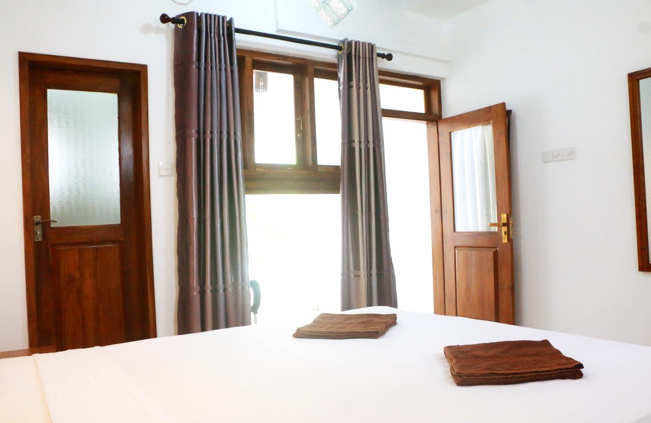 Hotel T & T Anuradhapura Bagian luar foto