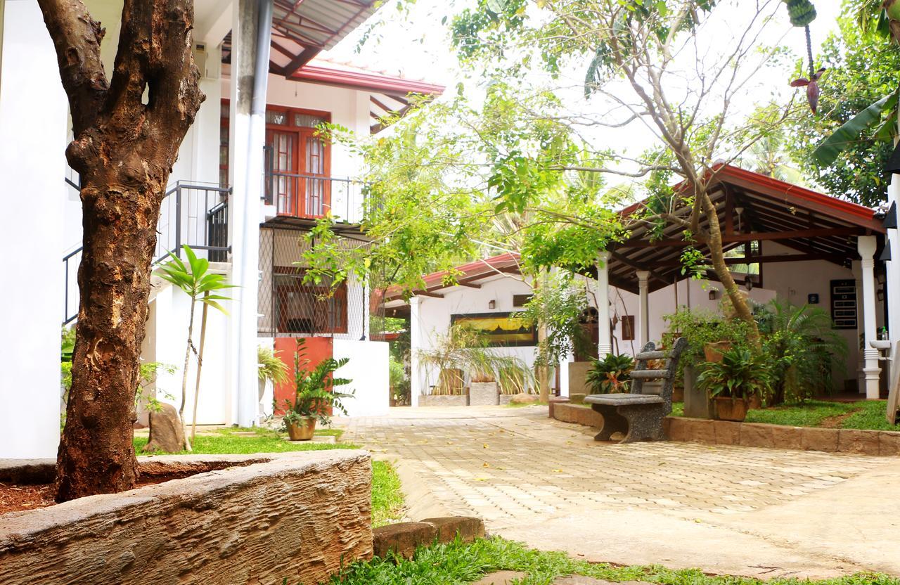 Hotel T & T Anuradhapura Bagian luar foto