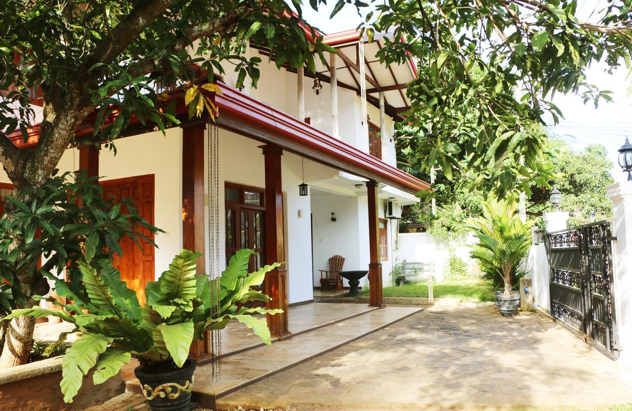 Hotel T & T Anuradhapura Bagian luar foto