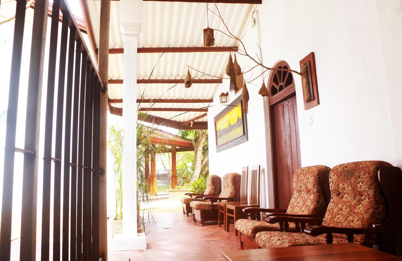 Hotel T & T Anuradhapura Bagian luar foto