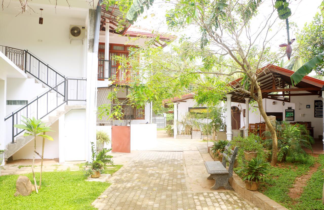 Hotel T & T Anuradhapura Bagian luar foto