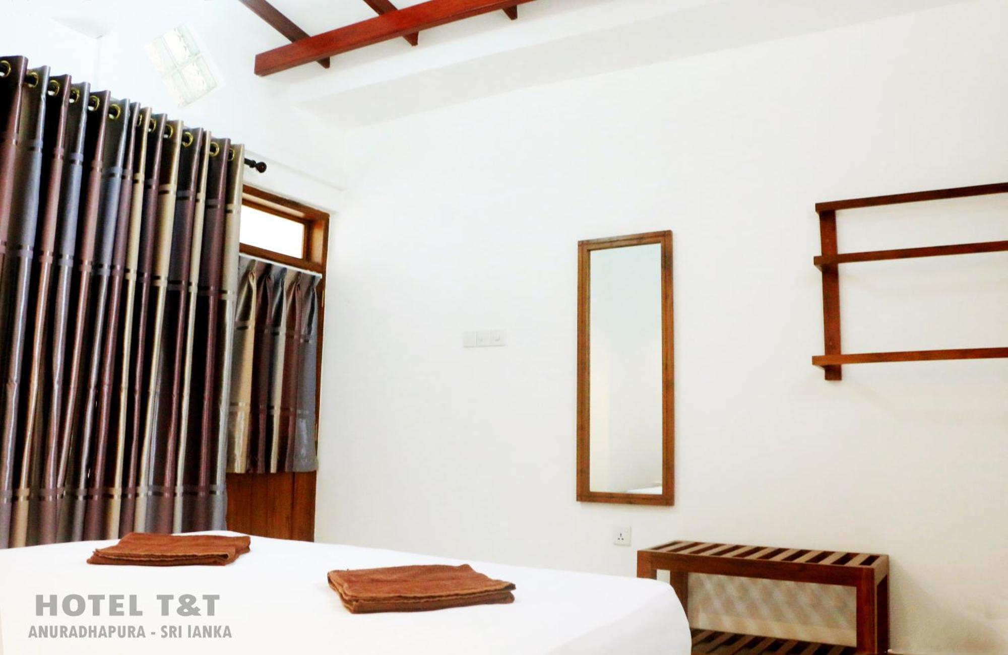 Hotel T & T Anuradhapura Bagian luar foto