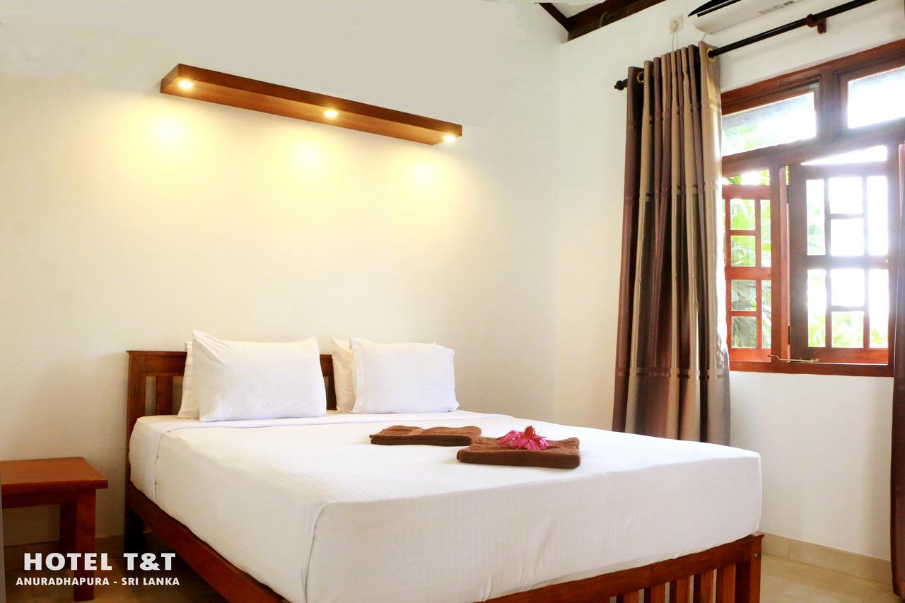 Hotel T & T Anuradhapura Ruang foto